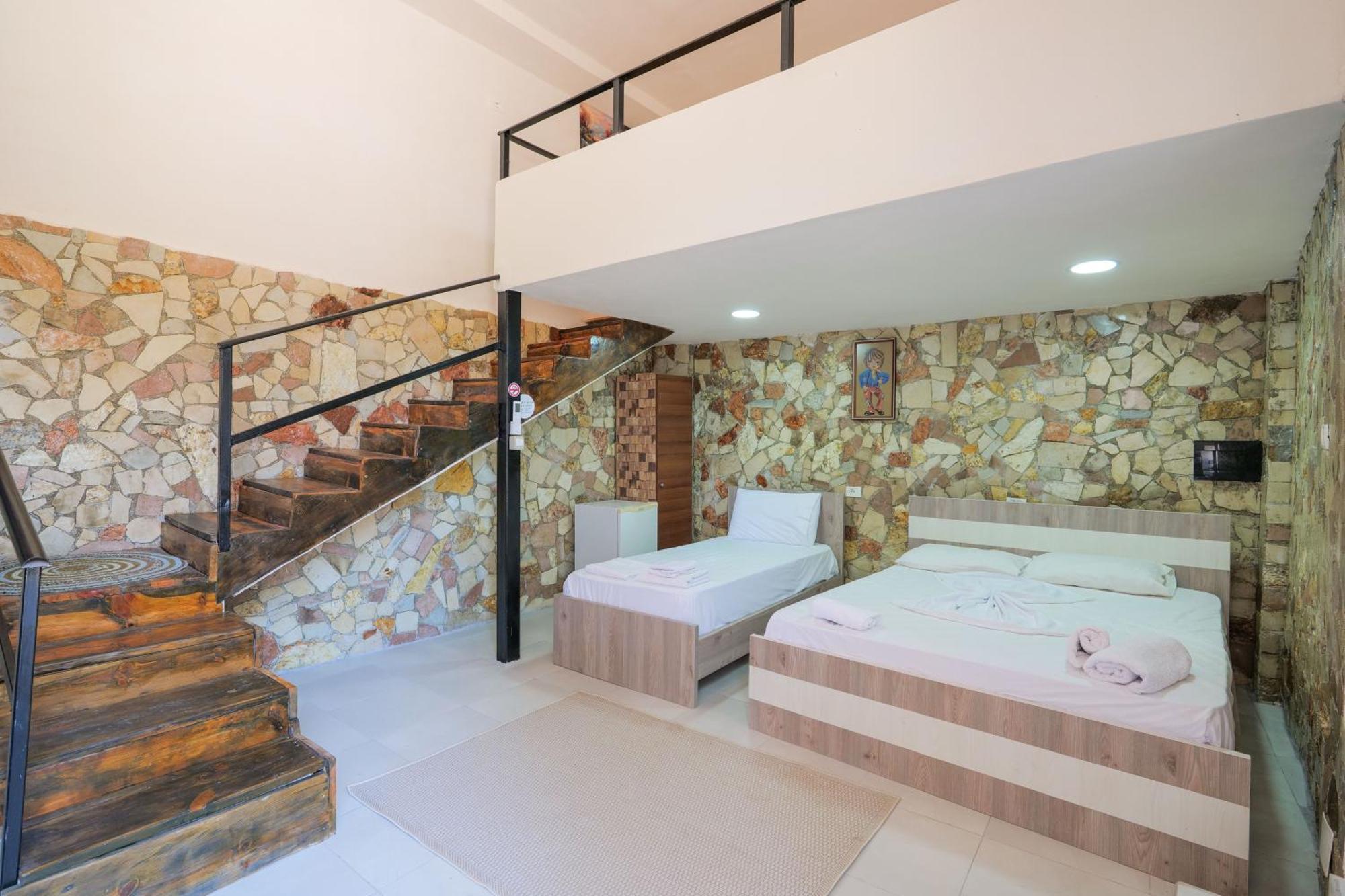 Garden Villa Lake Side & Glamping Ksamil Luaran gambar
