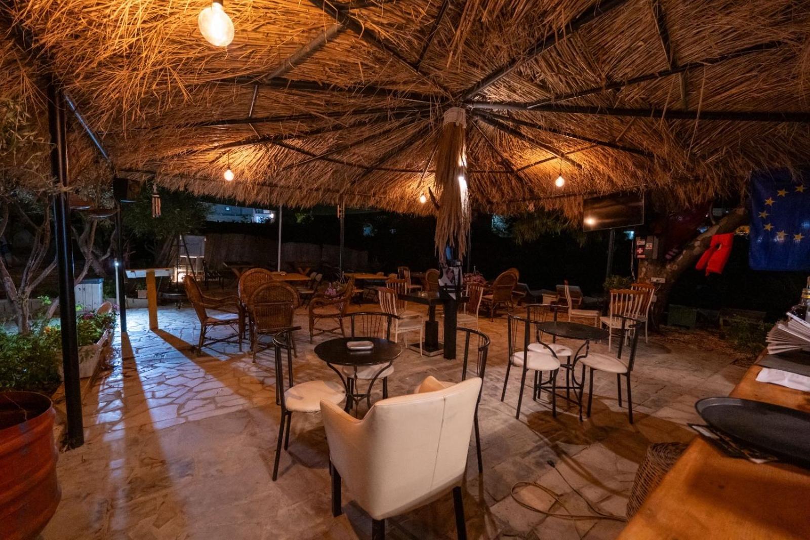 Garden Villa Lake Side & Glamping Ksamil Luaran gambar