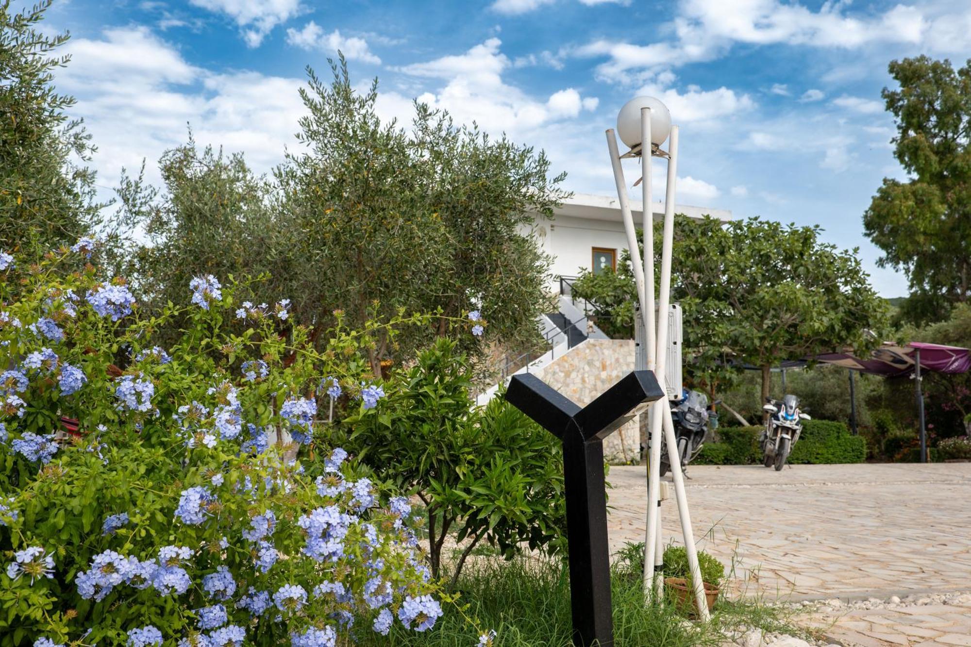 Garden Villa Lake Side & Glamping Ksamil Luaran gambar