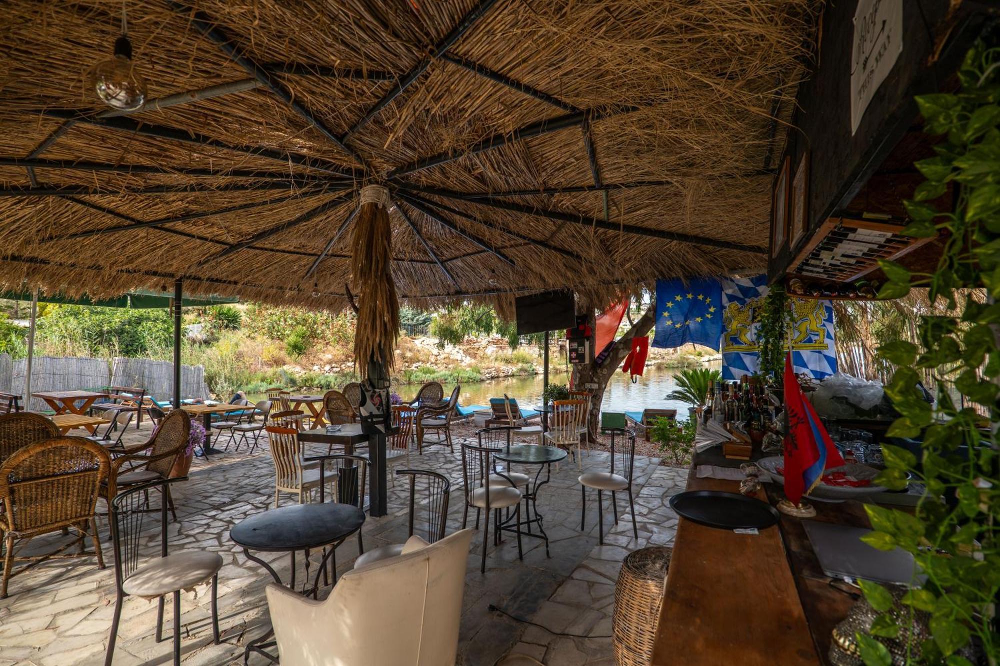 Garden Villa Lake Side & Glamping Ksamil Luaran gambar